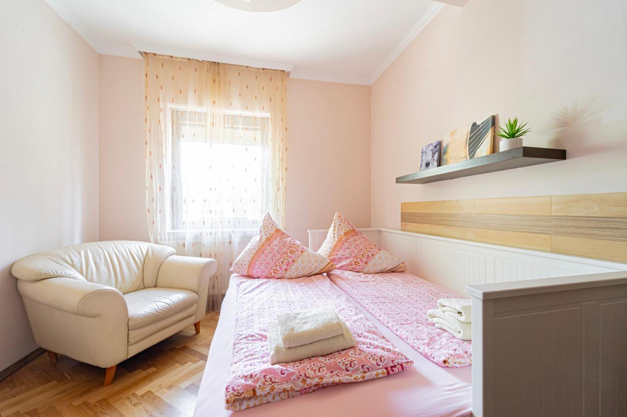 B48 Bigflat - Kenyelem 130 M2 En Torokbalint Exterior foto