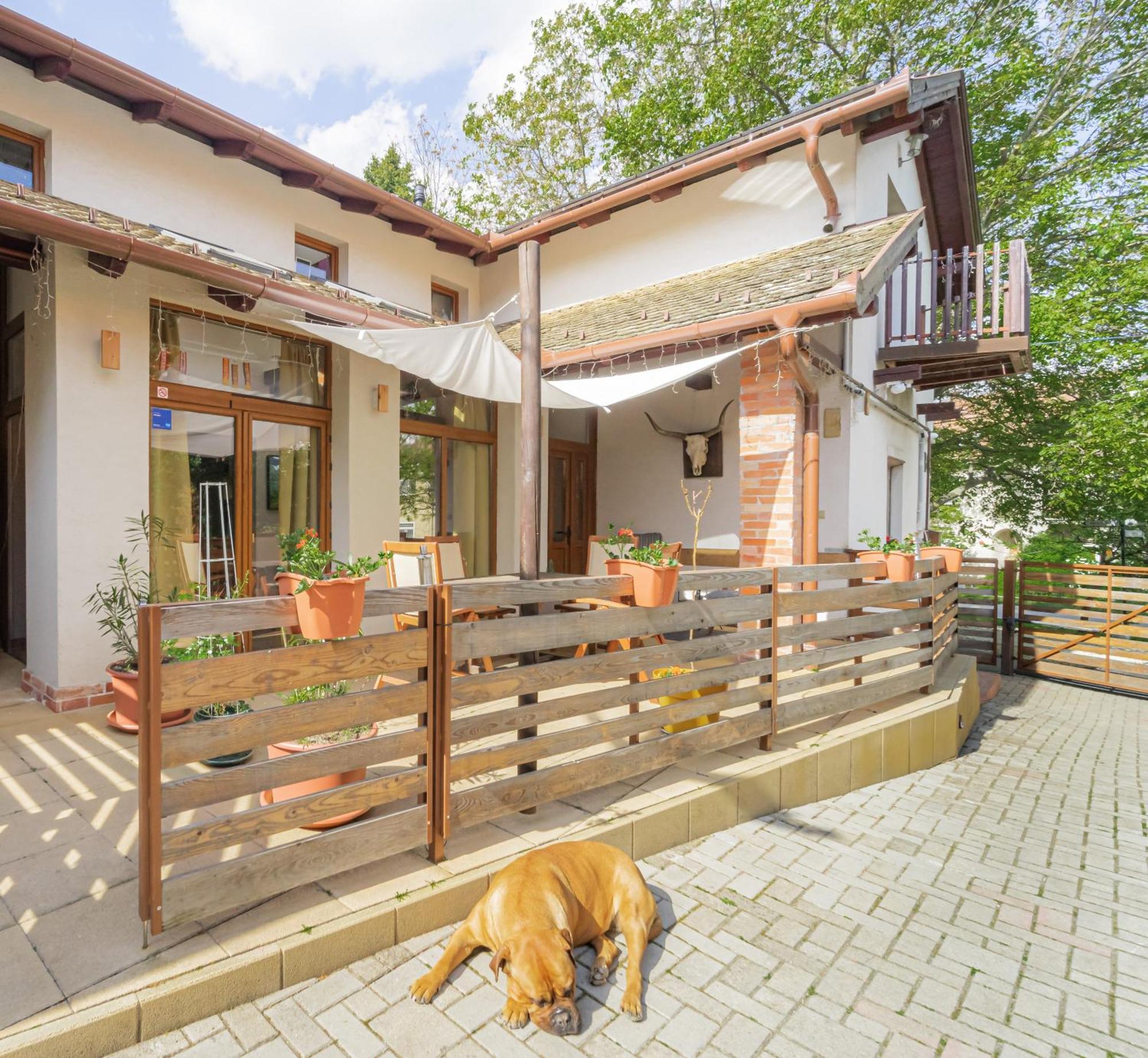 B48 Bigflat - Kenyelem 130 M2 En Torokbalint Exterior foto